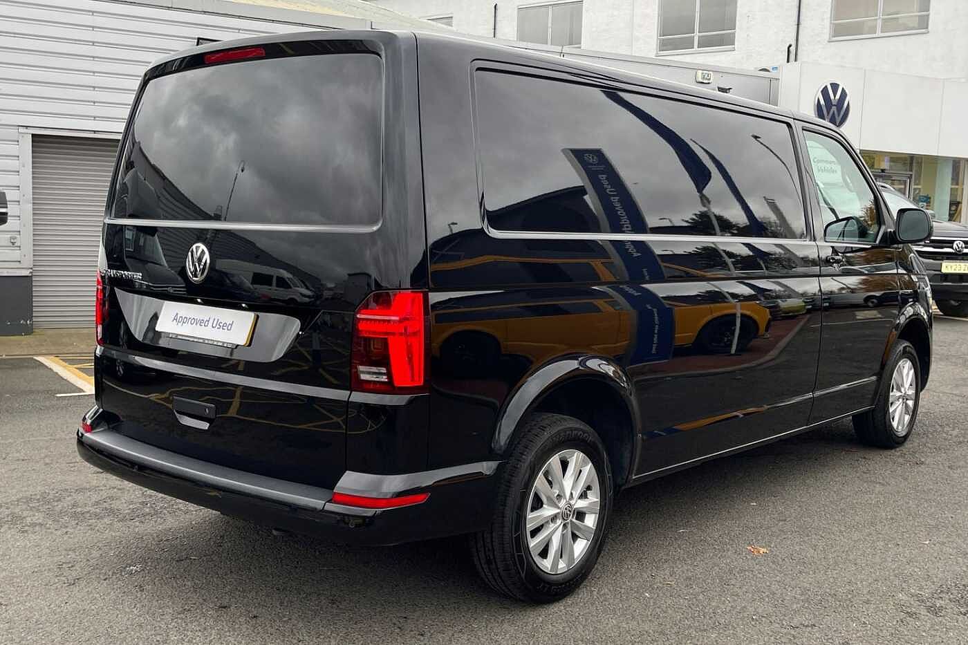 Volkswagen Transporter T30 Panel van Highline LWB 150 PS 2.0 TDI 6sp Manual LED's + Tailgate