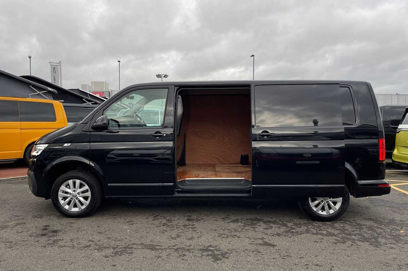 Volkswagen Transporter T30 Panel van Highline LWB 150 PS 2.0 TDI 6sp Manual LED's + Tailgate