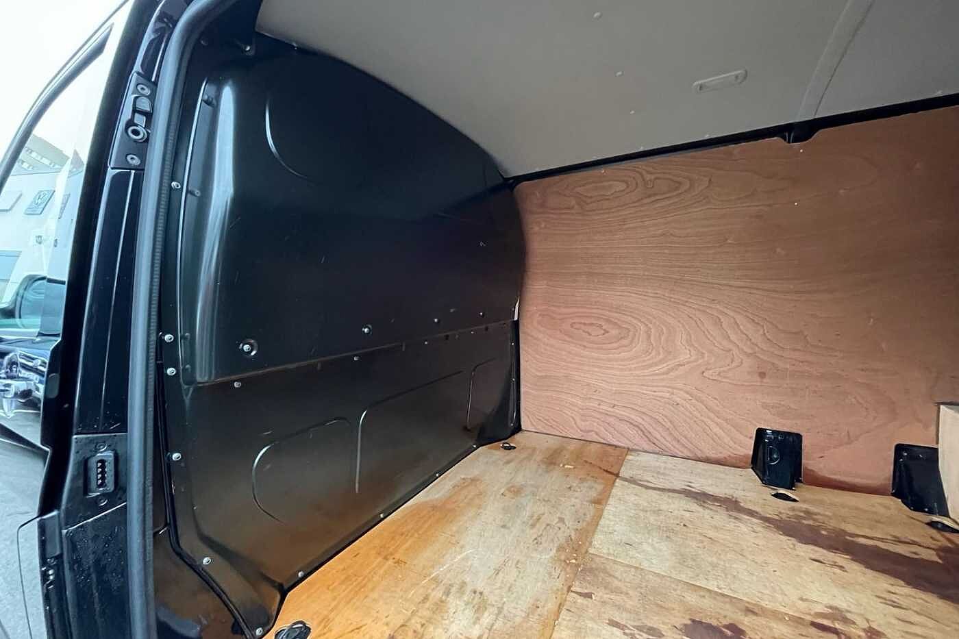 Volkswagen Transporter T30 Panel van Highline LWB 150 PS 2.0 TDI 6sp Manual LED's + Tailgate