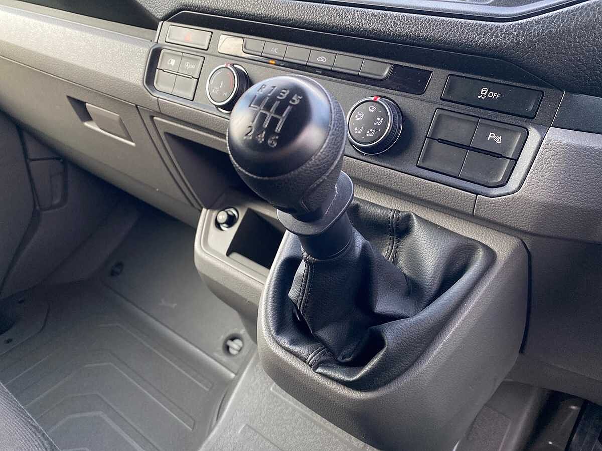 Volkswagen Crafter Cr35 Mwb Diesel Fwd 2.0 TDI 102Ps Startline High Roof Van