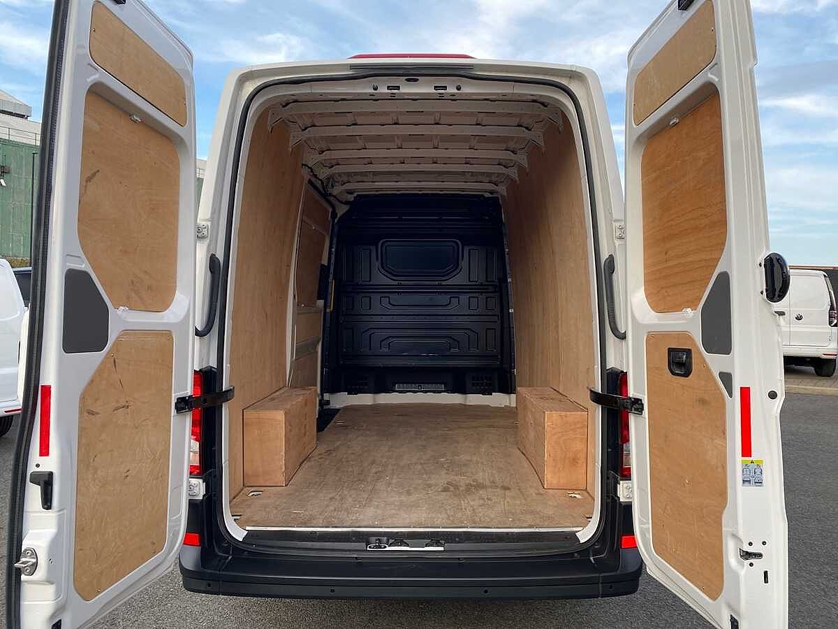 Volkswagen Crafter Cr35 Mwb Diesel Fwd 2.0 TDI 102Ps Startline High Roof Van