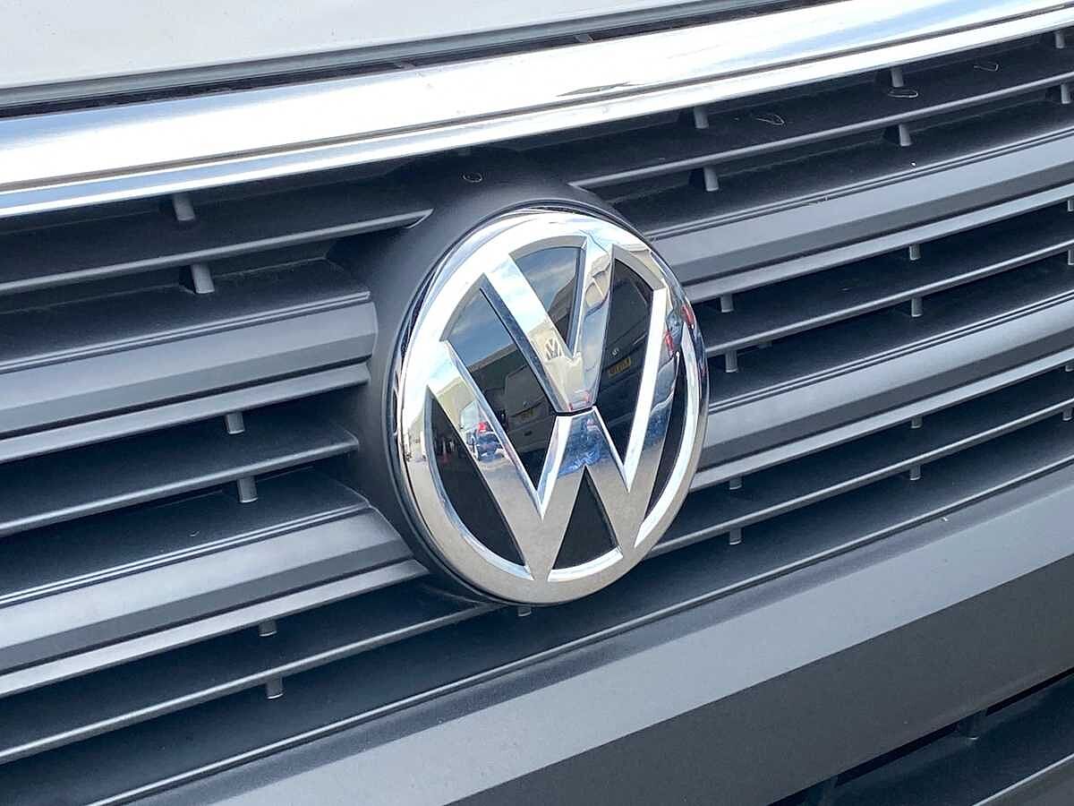 Volkswagen Crafter Cr35 Mwb Diesel Fwd 2.0 TDI 102Ps Startline High Roof Van