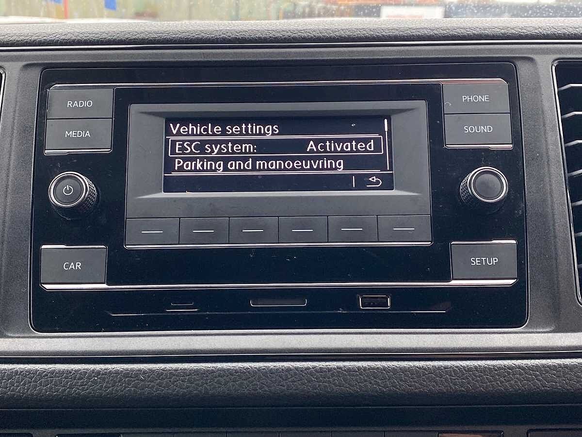 Volkswagen Crafter Cr35 Mwb Diesel Fwd 2.0 TDI 102Ps Startline High Roof Van
