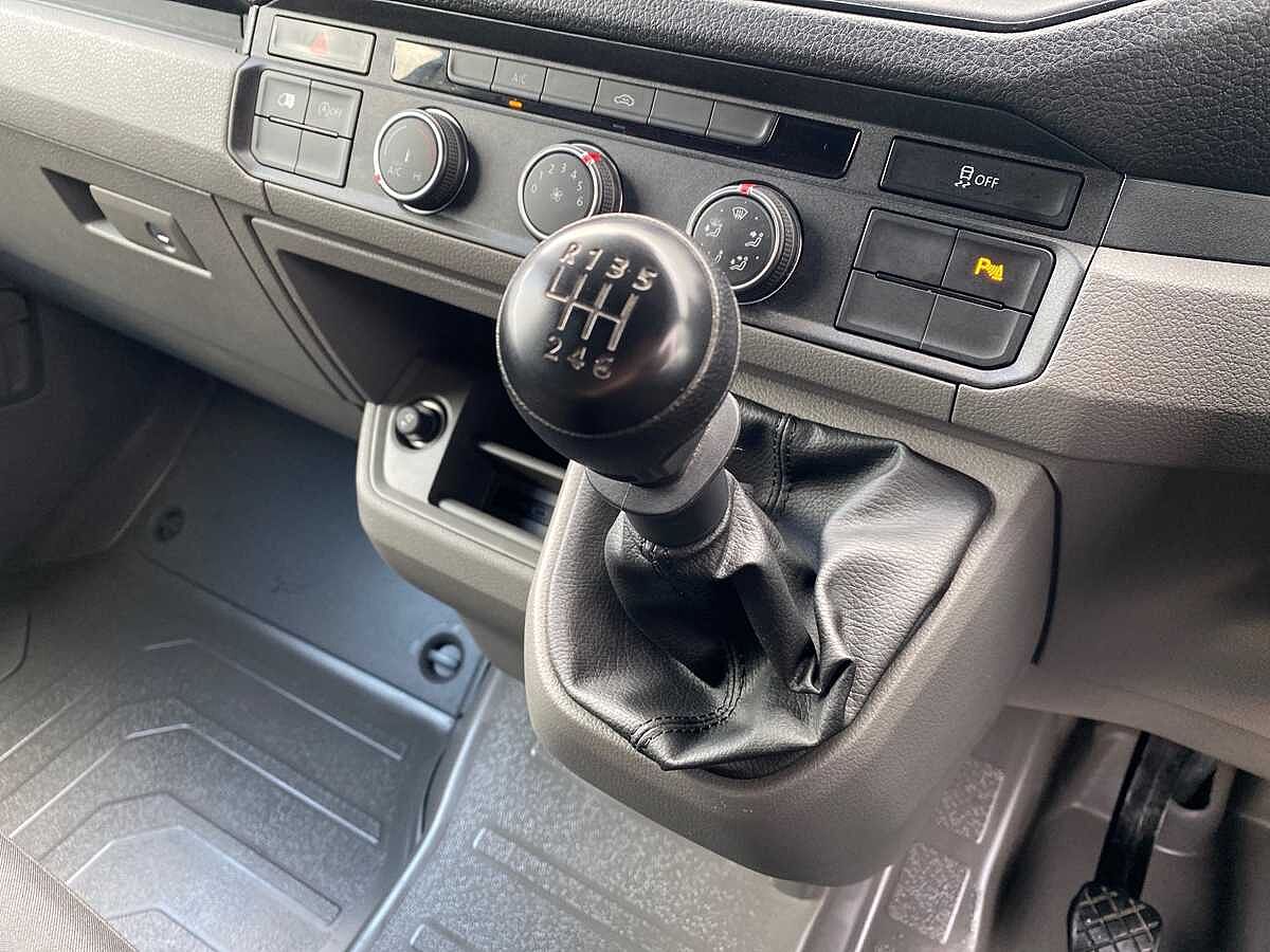 Volkswagen Crafter Cr35 Lwb Diesel Fwd 2.0 TDI 140Ps Trendline High Roof Van