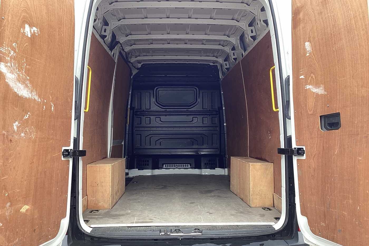 Volkswagen Crafter 2.0 TDI 140ps Trendline Business High Roof Van (01