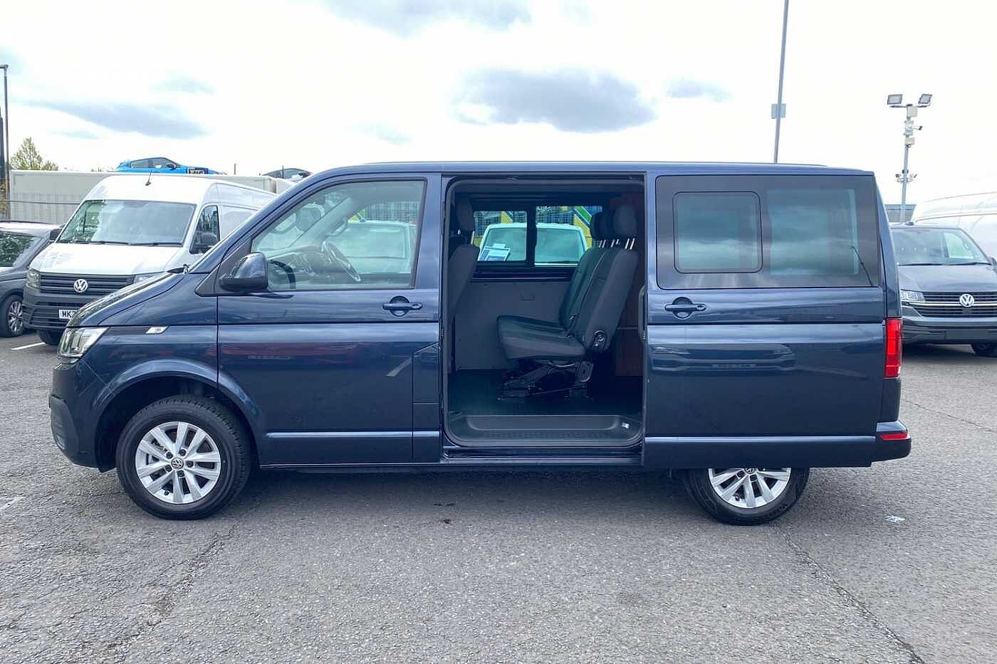 Volkswagen Transporter 2.0 TDI 150 Highline Kombi Van DSG