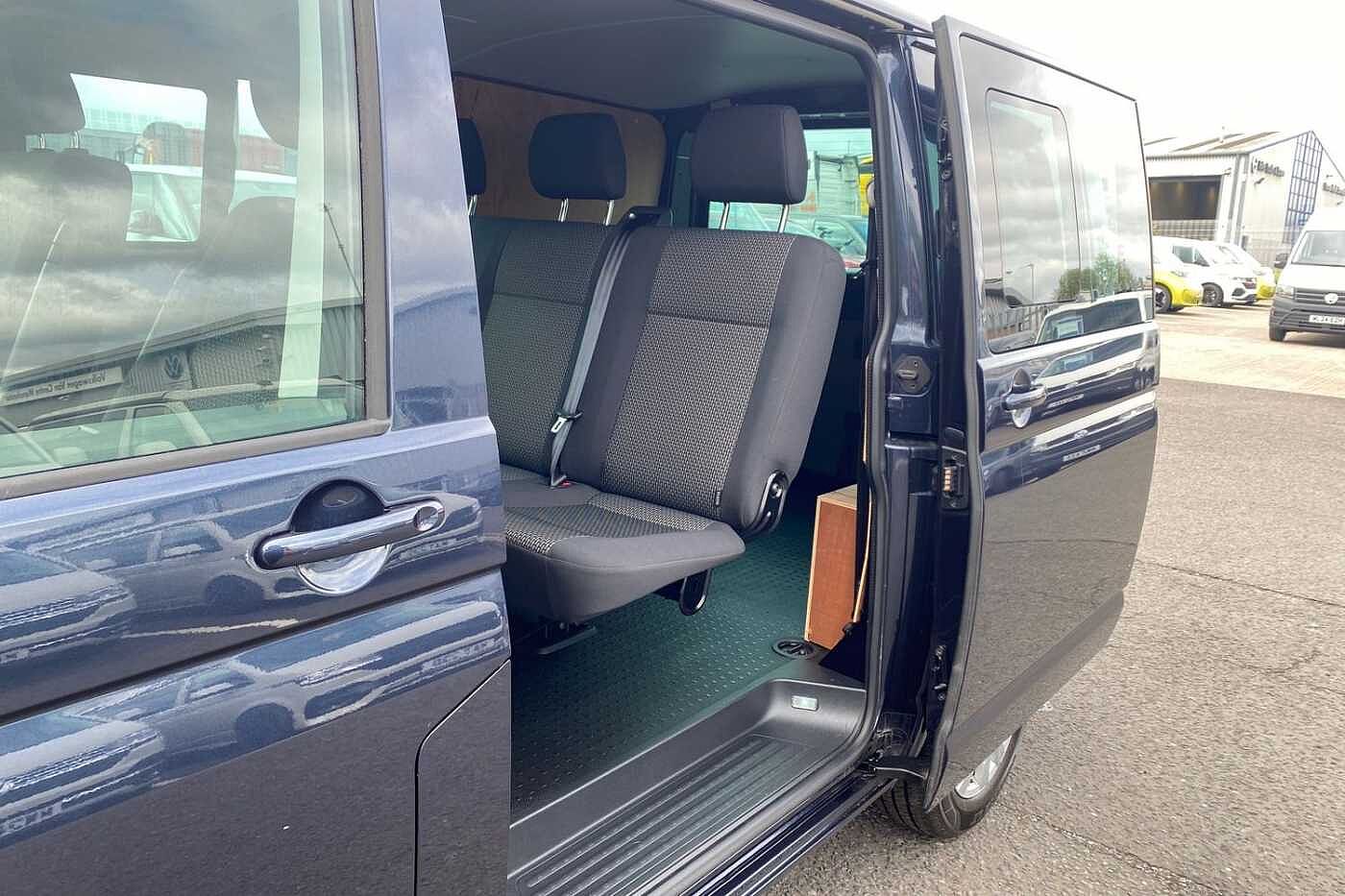 Volkswagen Transporter 2.0 TDI 150 Highline Kombi Van DSG