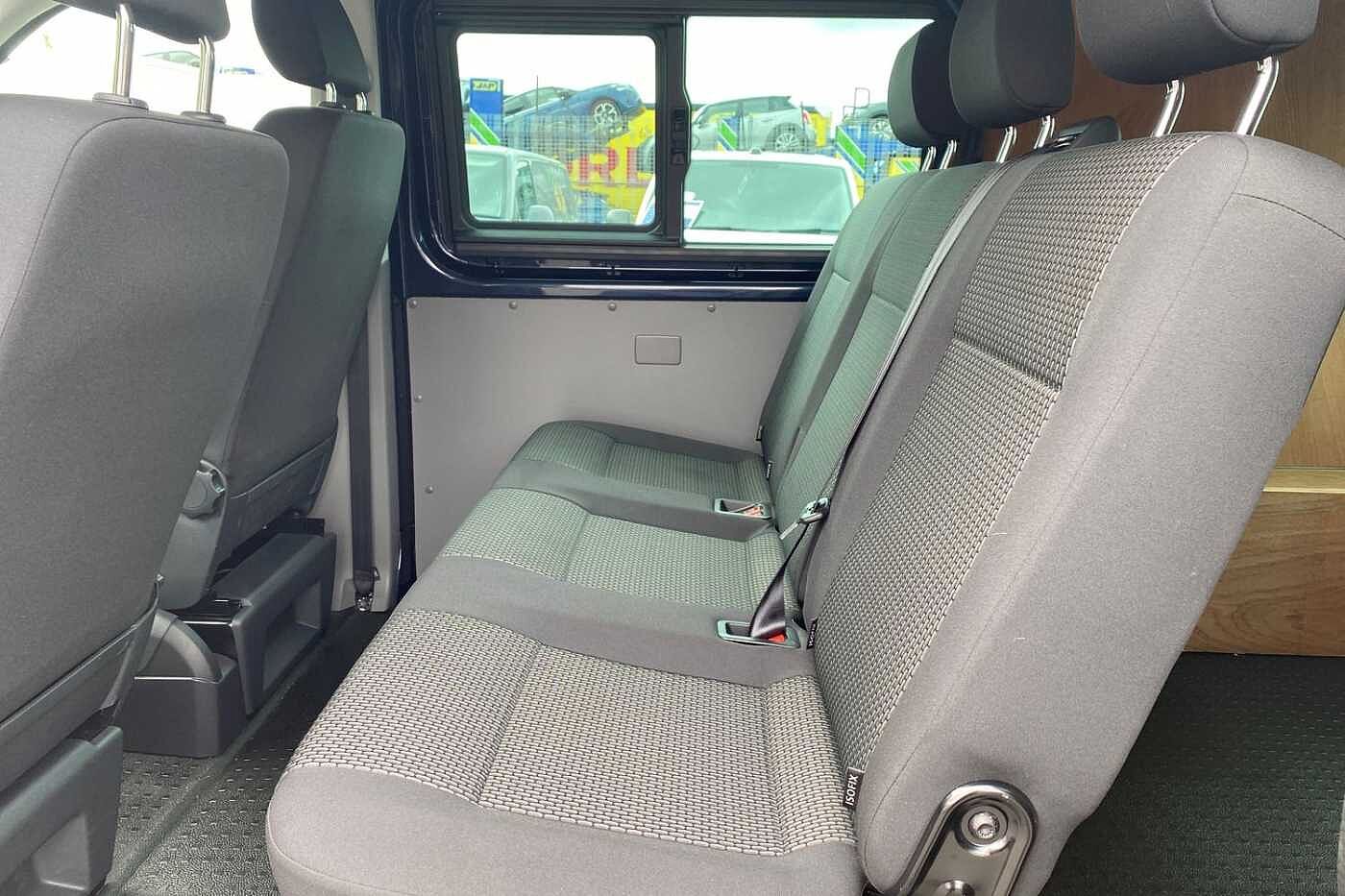 Volkswagen Transporter 2.0 TDI 150 Highline Kombi Van DSG