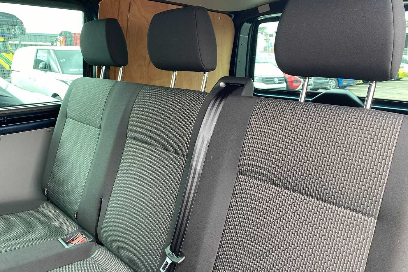 Volkswagen Transporter 2.0 TDI 150 Highline Kombi Van DSG