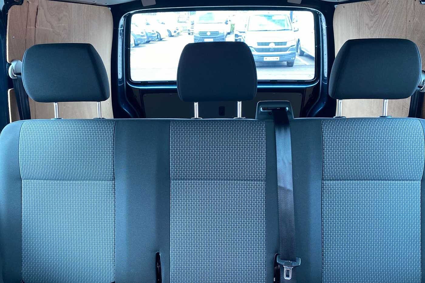 Volkswagen Transporter 2.0 TDI 150 Highline Kombi Van DSG