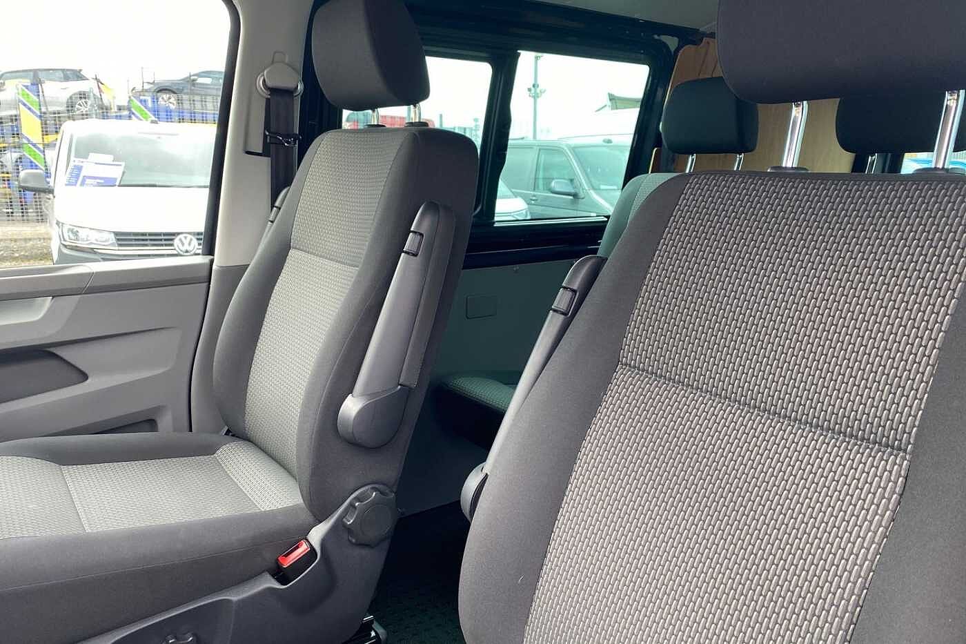 Volkswagen Transporter 2.0 TDI 150 Highline Kombi Van DSG