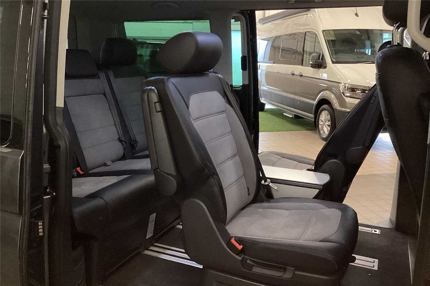 Volkswagen Caravelle 2.0 TDI Executive 204 5dr DSG