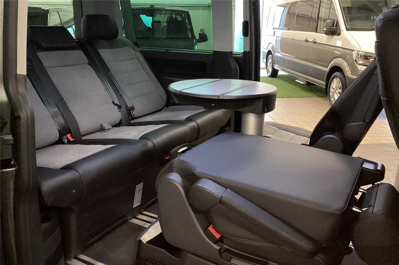 Volkswagen Caravelle 2.0 TDI Executive 204 5dr DSG