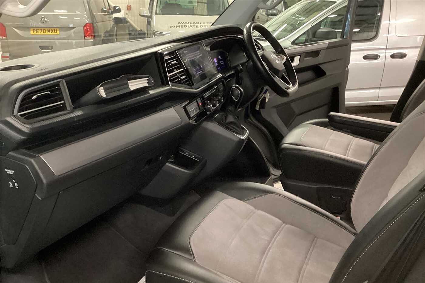 Volkswagen Caravelle 2.0 TDI Executive 204 5dr DSG
