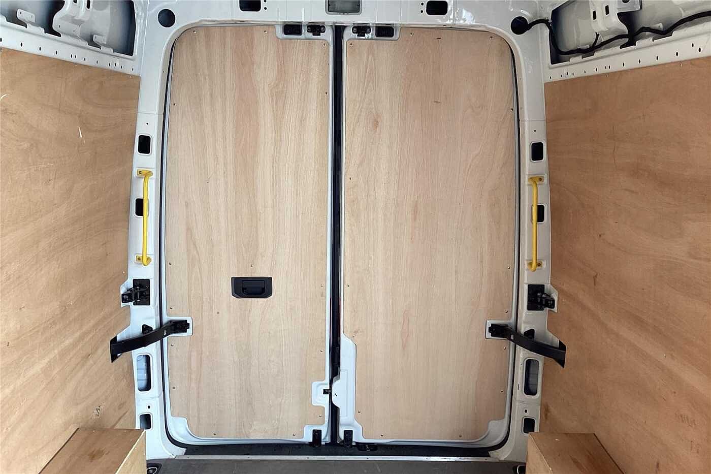 Volkswagen Crafter 2.0 TDI 140ps Trendline High Roof Van