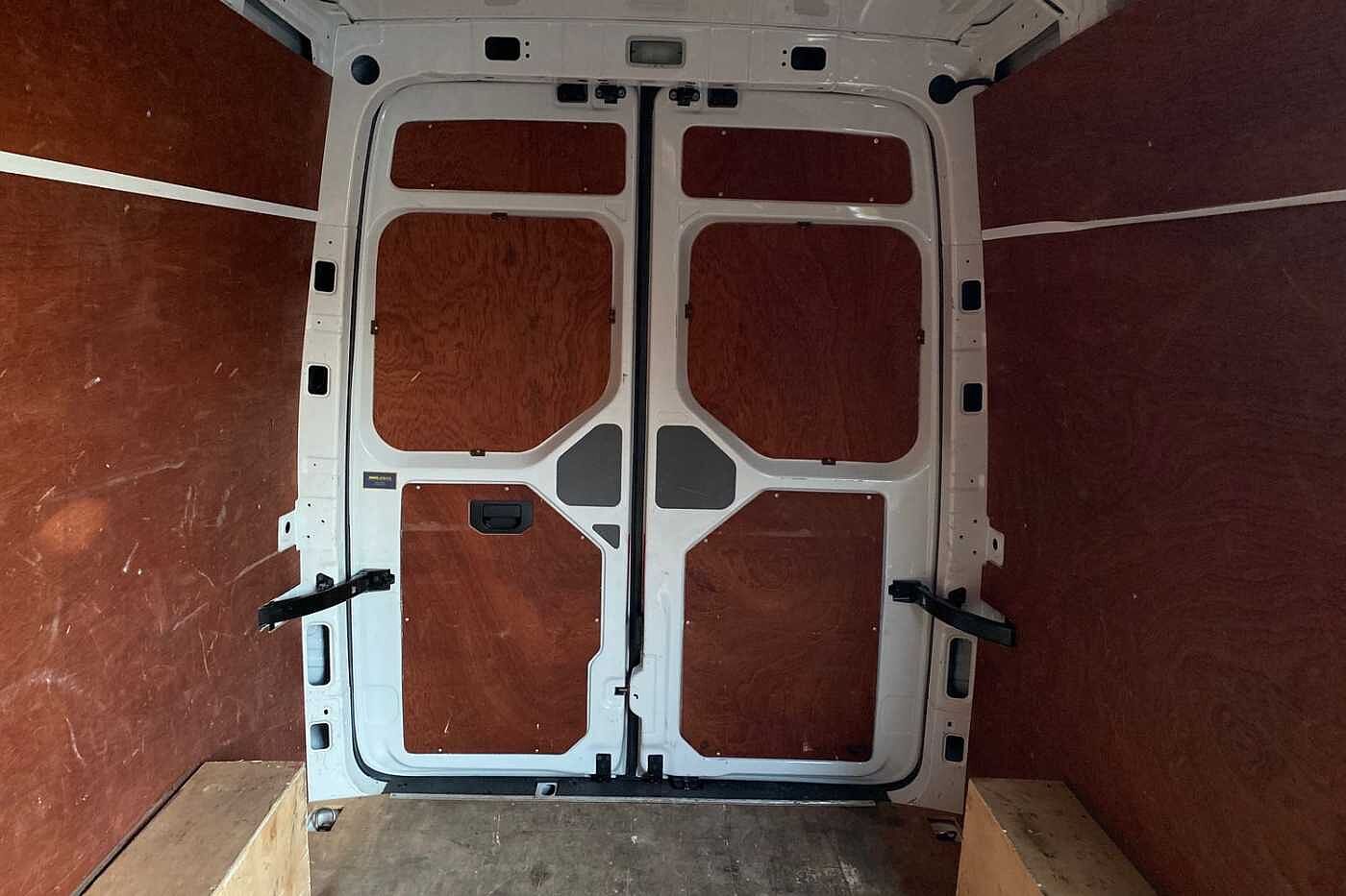 Volkswagen Crafter 2.0 TDI 140ps Startline High Roof Van
