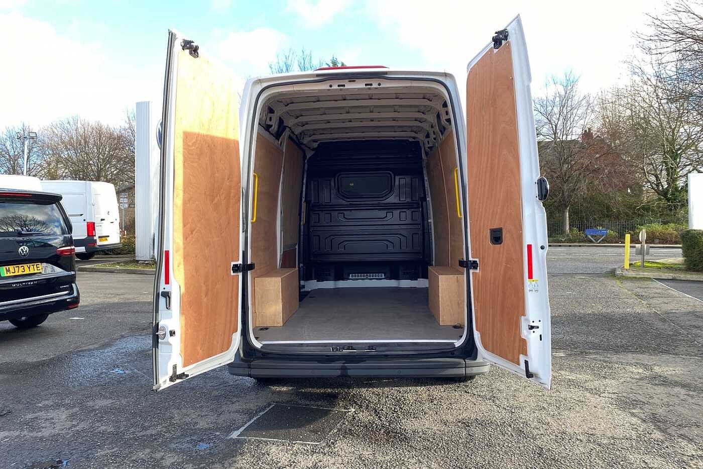 Volkswagen Crafter 2.0 TDI 140ps Trendline Business High Roof Van (01
