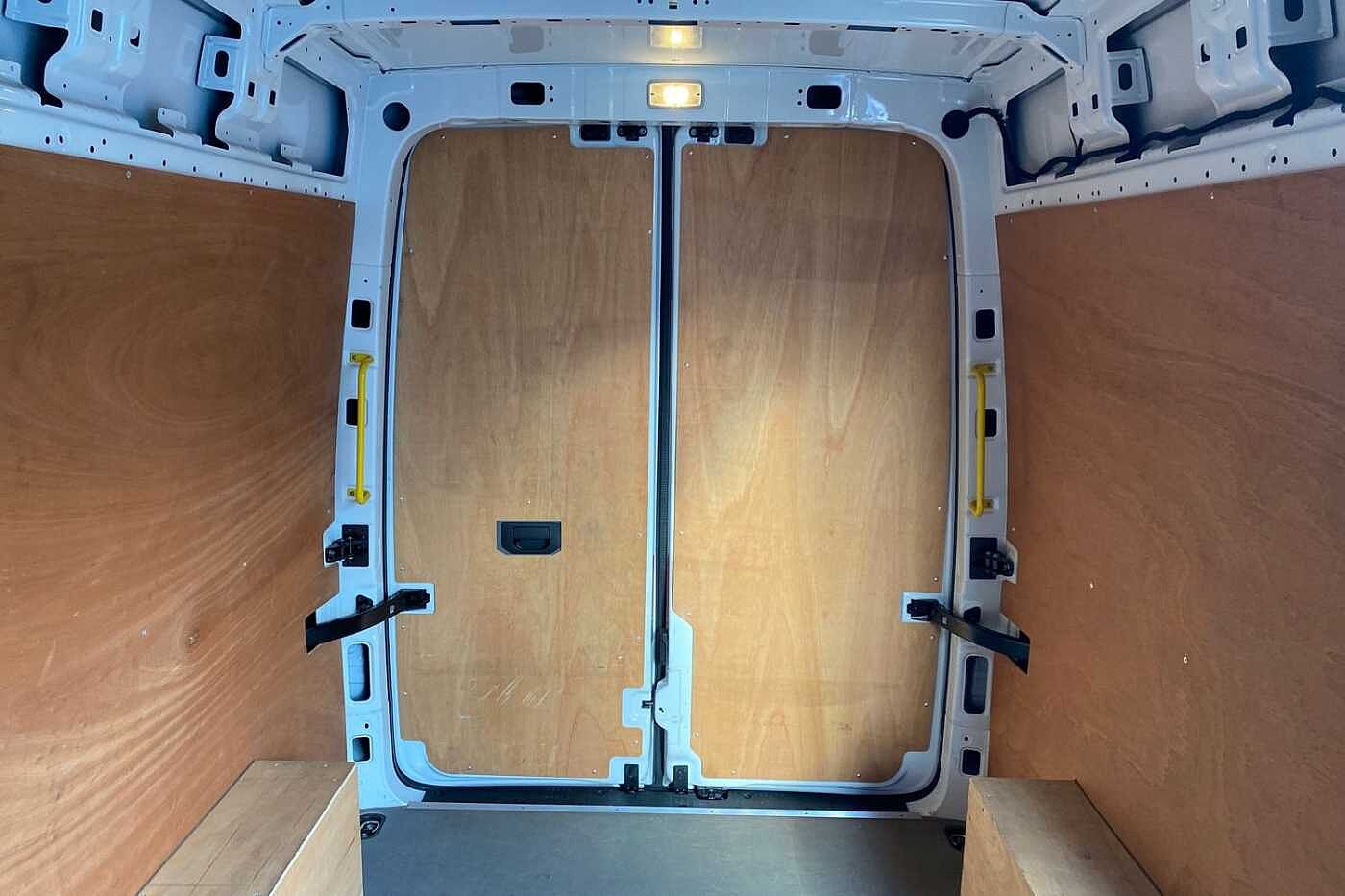 Volkswagen Crafter 2.0 TDI 140ps Trendline Business High Roof Van (01