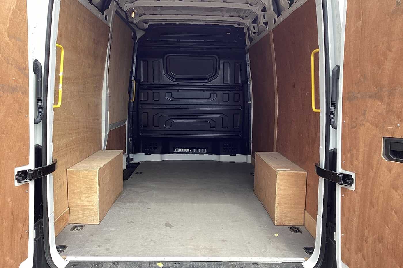 Volkswagen Crafter 2.0 TDI 140ps Trendline Business High Roof Van (01
