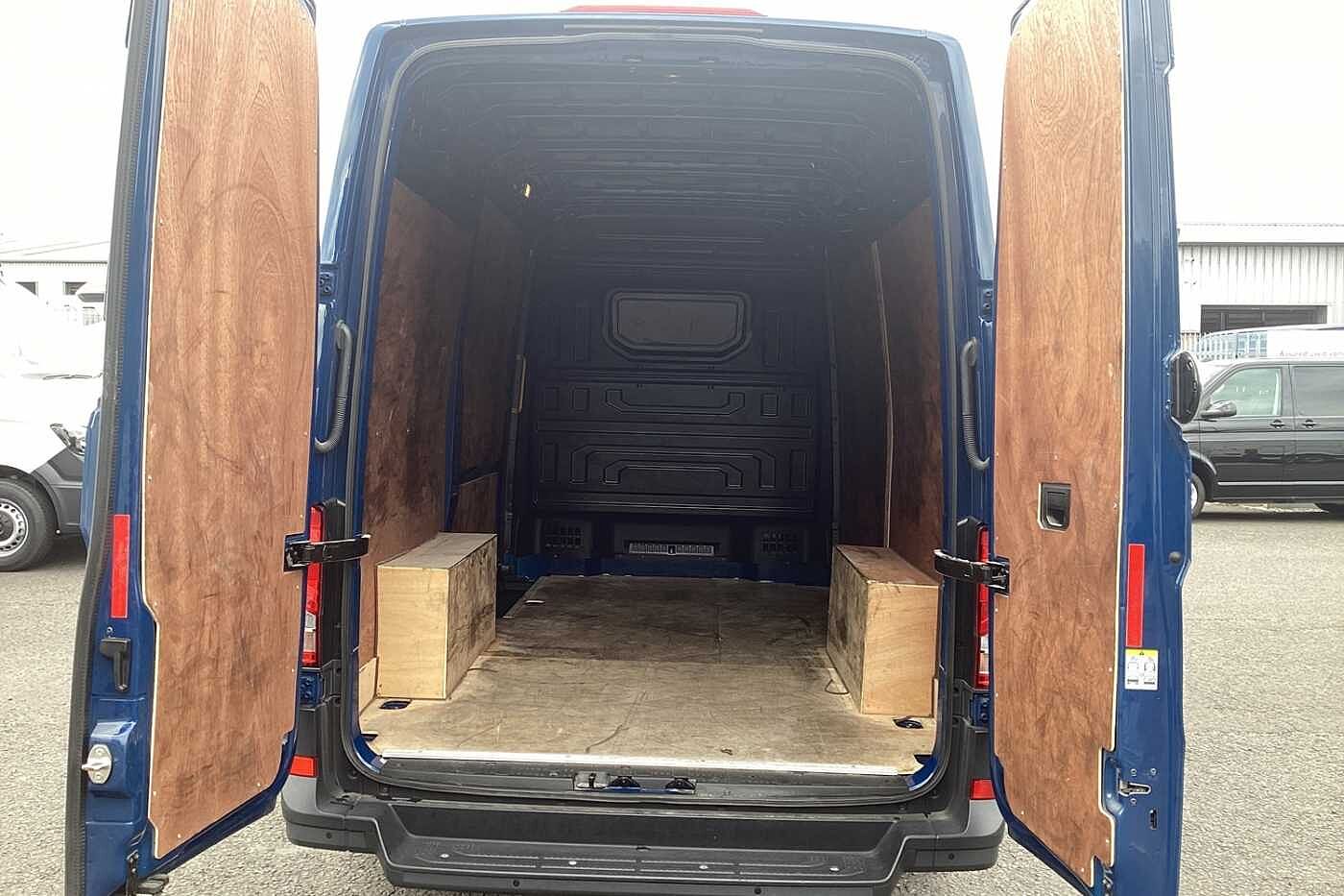 Volkswagen Crafter 2.0 TDI 140ps Startline Business High Roof Van (01