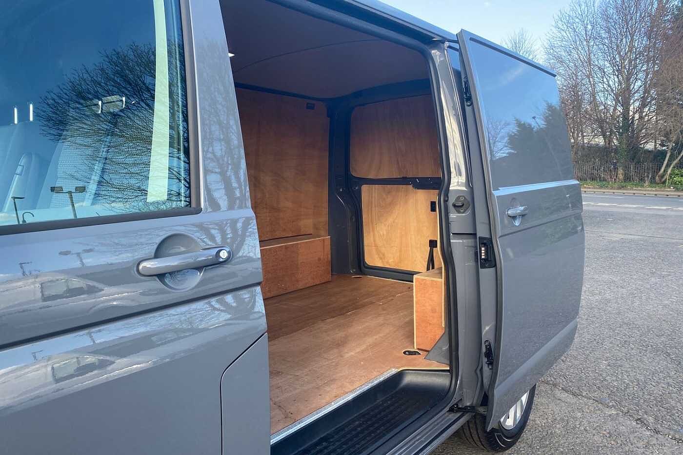 Volkswagen Transporter 2.0 TDI 150 Highline Van DSG (01/01/2020 - Current