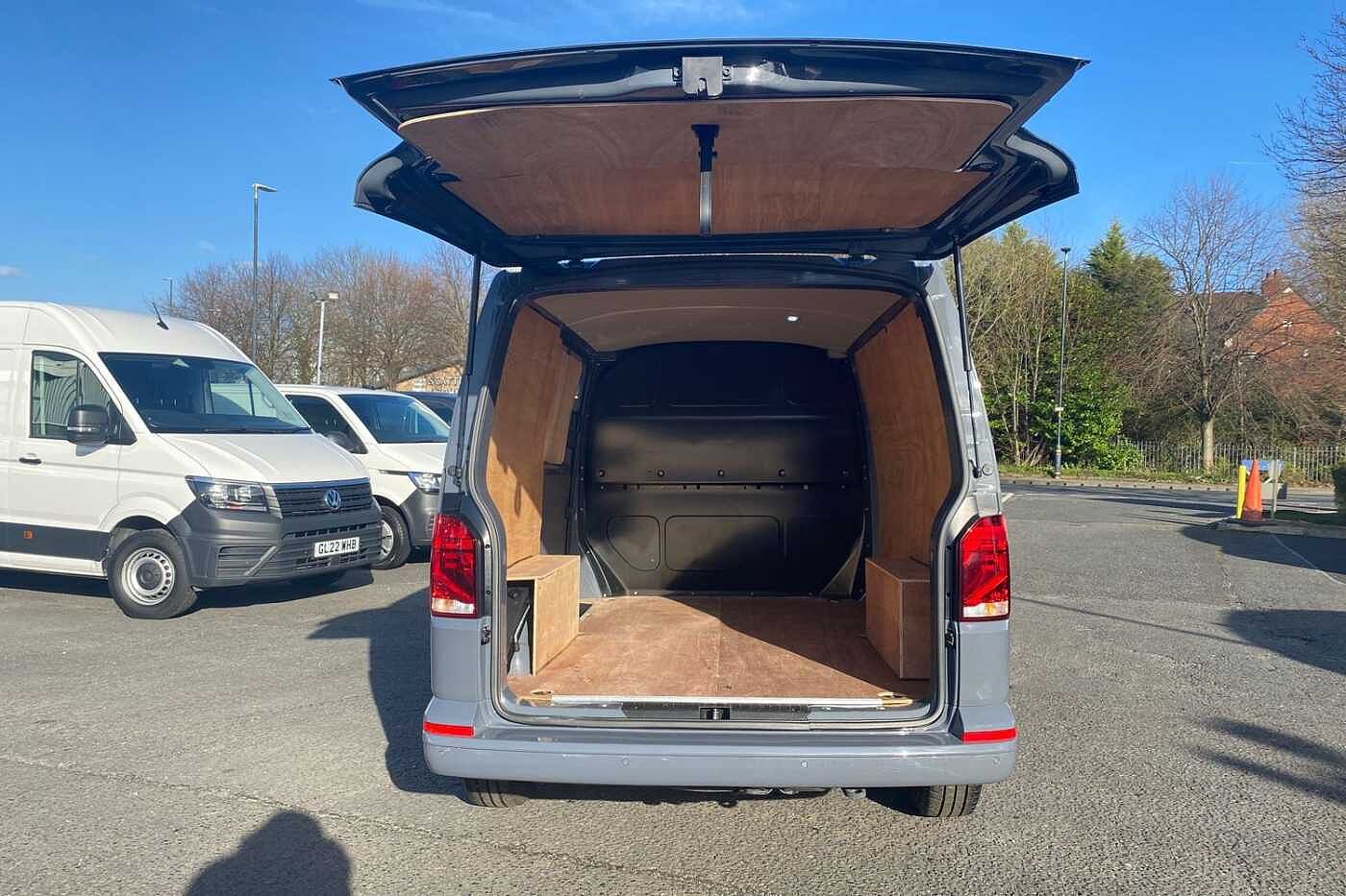 Volkswagen Transporter 2.0 TDI 150 Highline Van DSG (01/01/2020 - Current