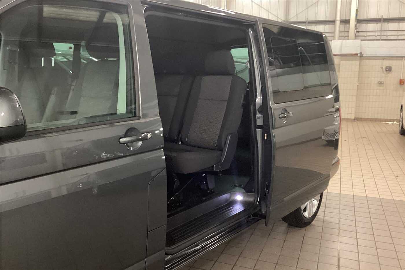 Volkswagen Transporter 2.0 TDI 150 Highline Kombi Van