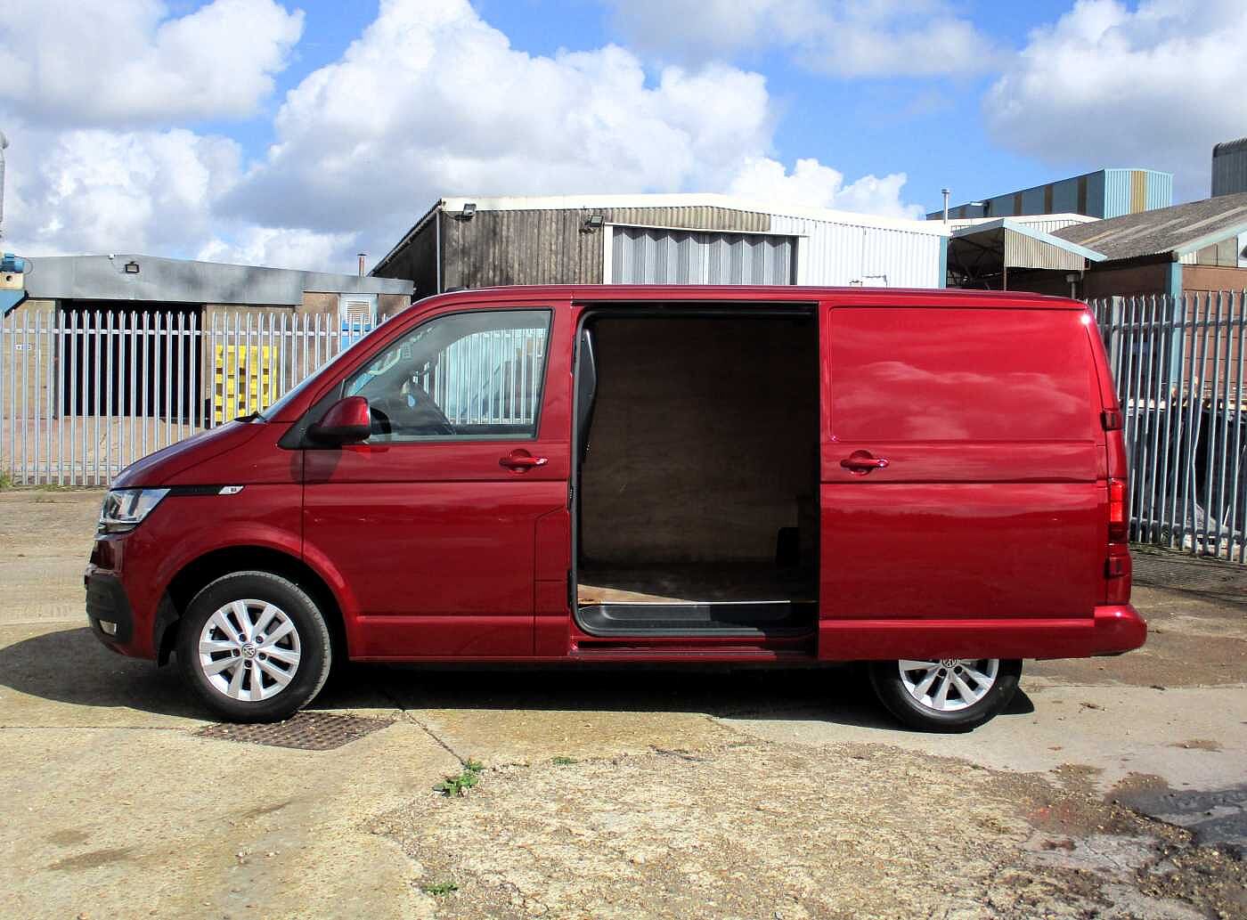 Volkswagen Transporter T28 Panel van Highline SWB 110 PS 2.0 TDI 5sp Manual