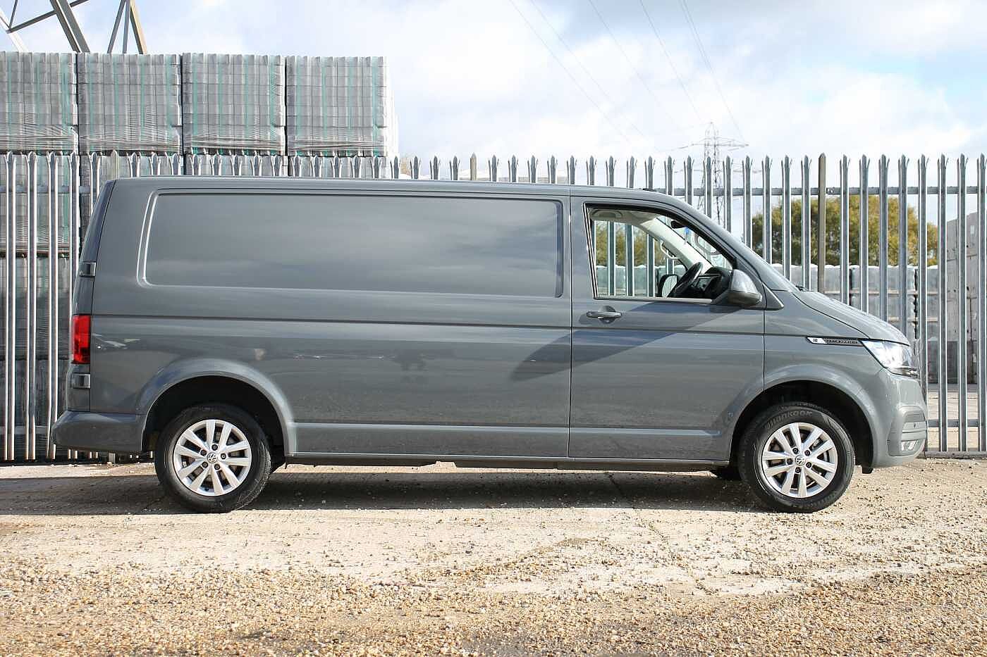 Volkswagen Transporter T28 Panel van Highline LWB 150 PS 2.0 TDI 6sp Manual