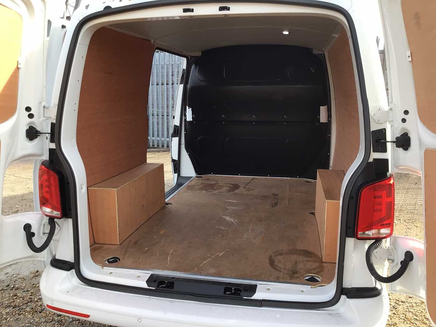 Volkswagen Transporter 2.0TDI 110ps T28 Highline BMT SWB PV