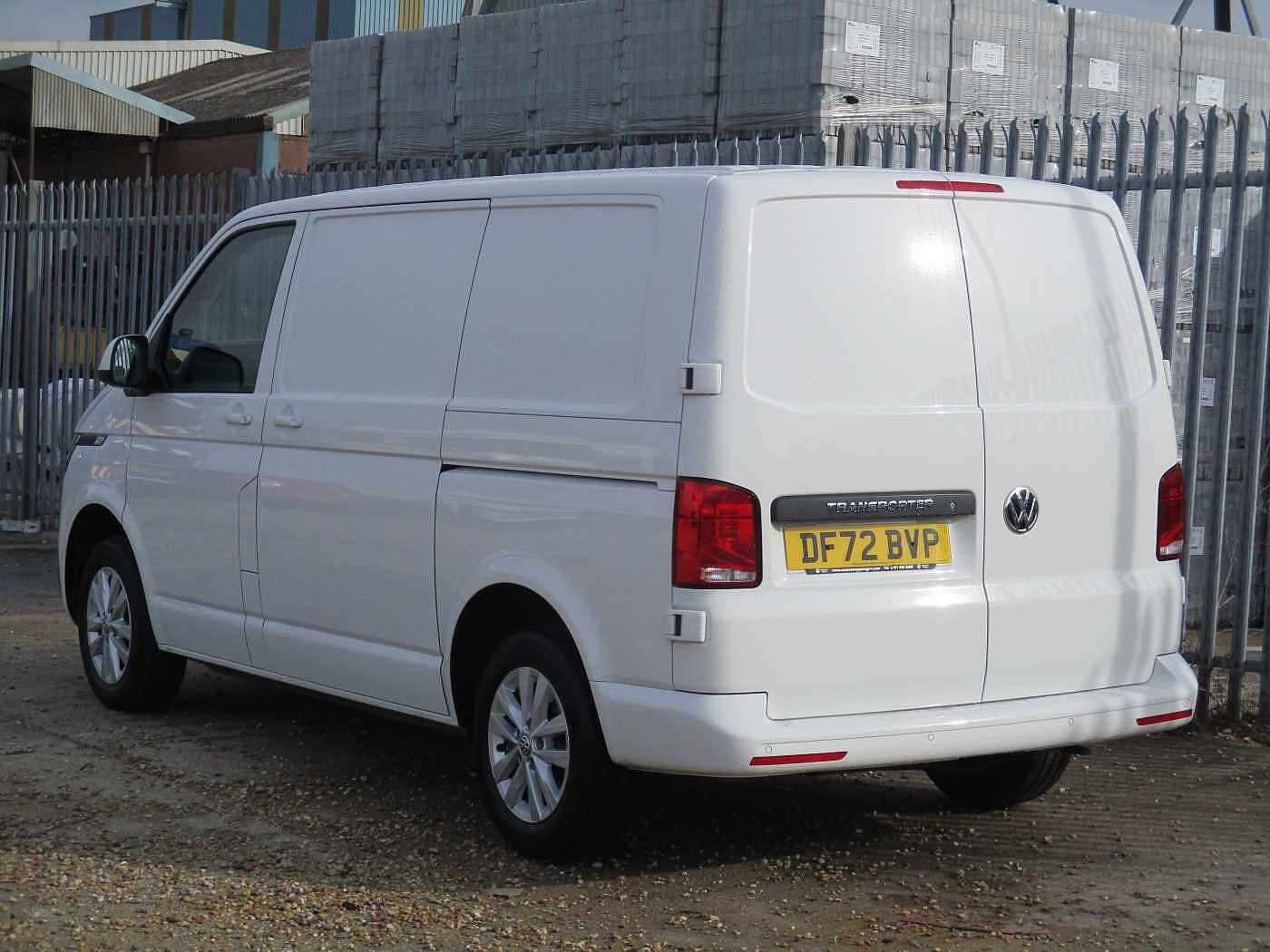 Volkswagen Transporter 2.0TDI 110ps T28 Highline BMT SWB PV