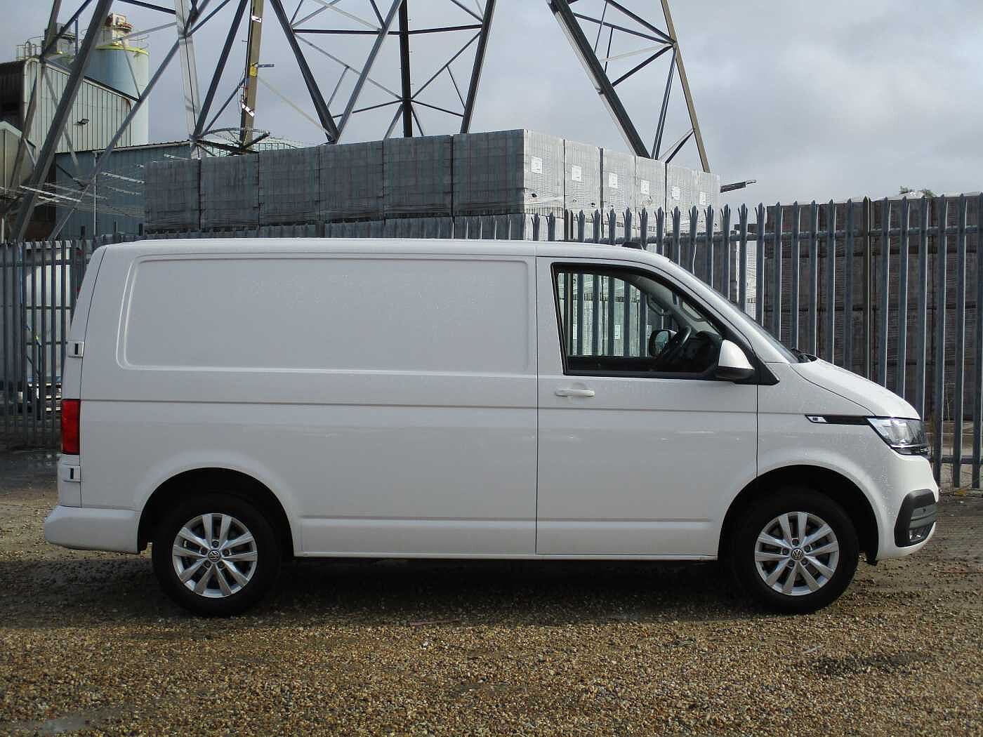 Volkswagen Transporter 2.0TDI 110ps T28 Highline BMT SWB PV