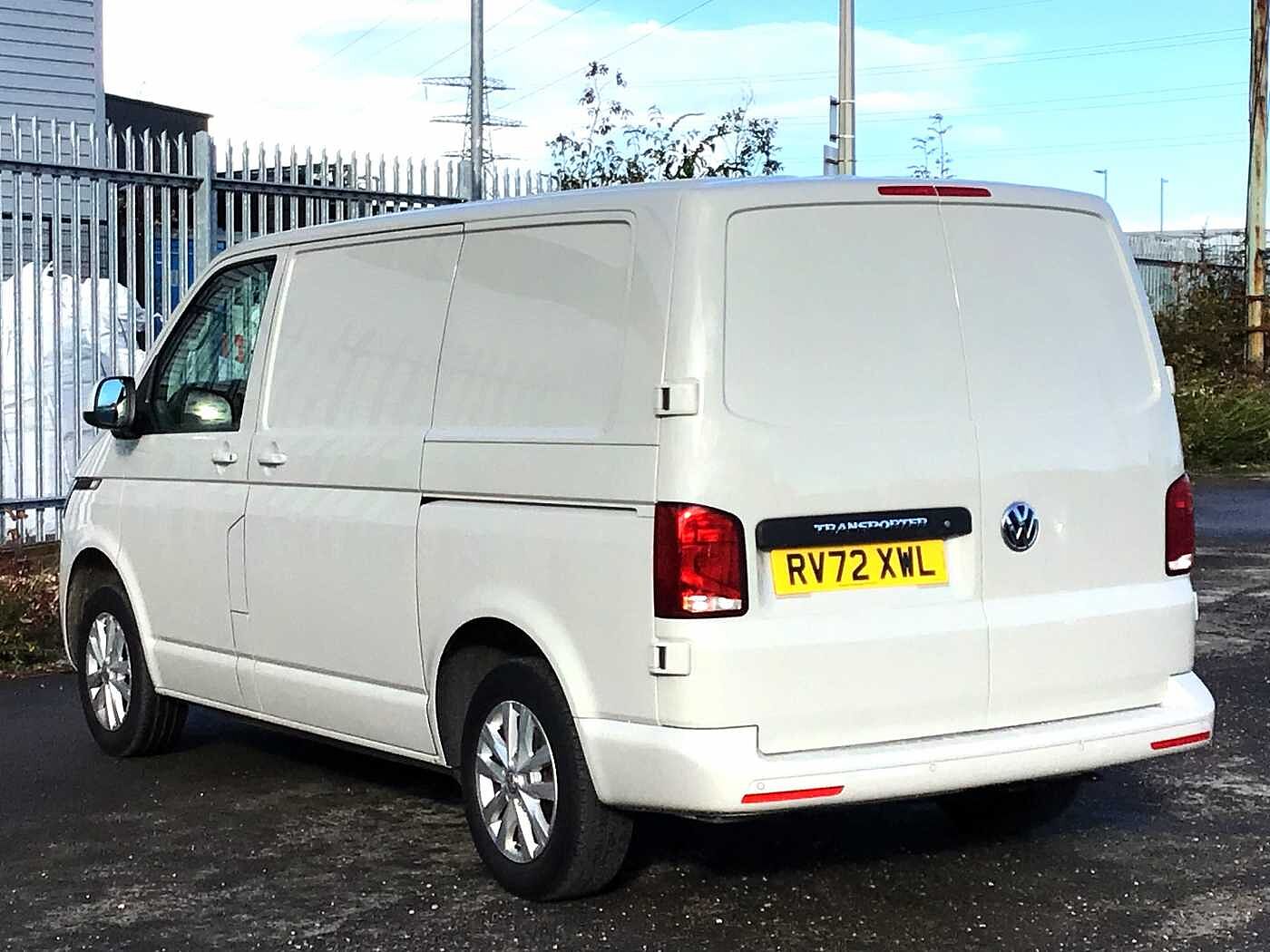 Volkswagen Transporter T28 Swb Diesel T28 Panel van Highline SWB 110 PS 2.0 TDI 5sp Manual