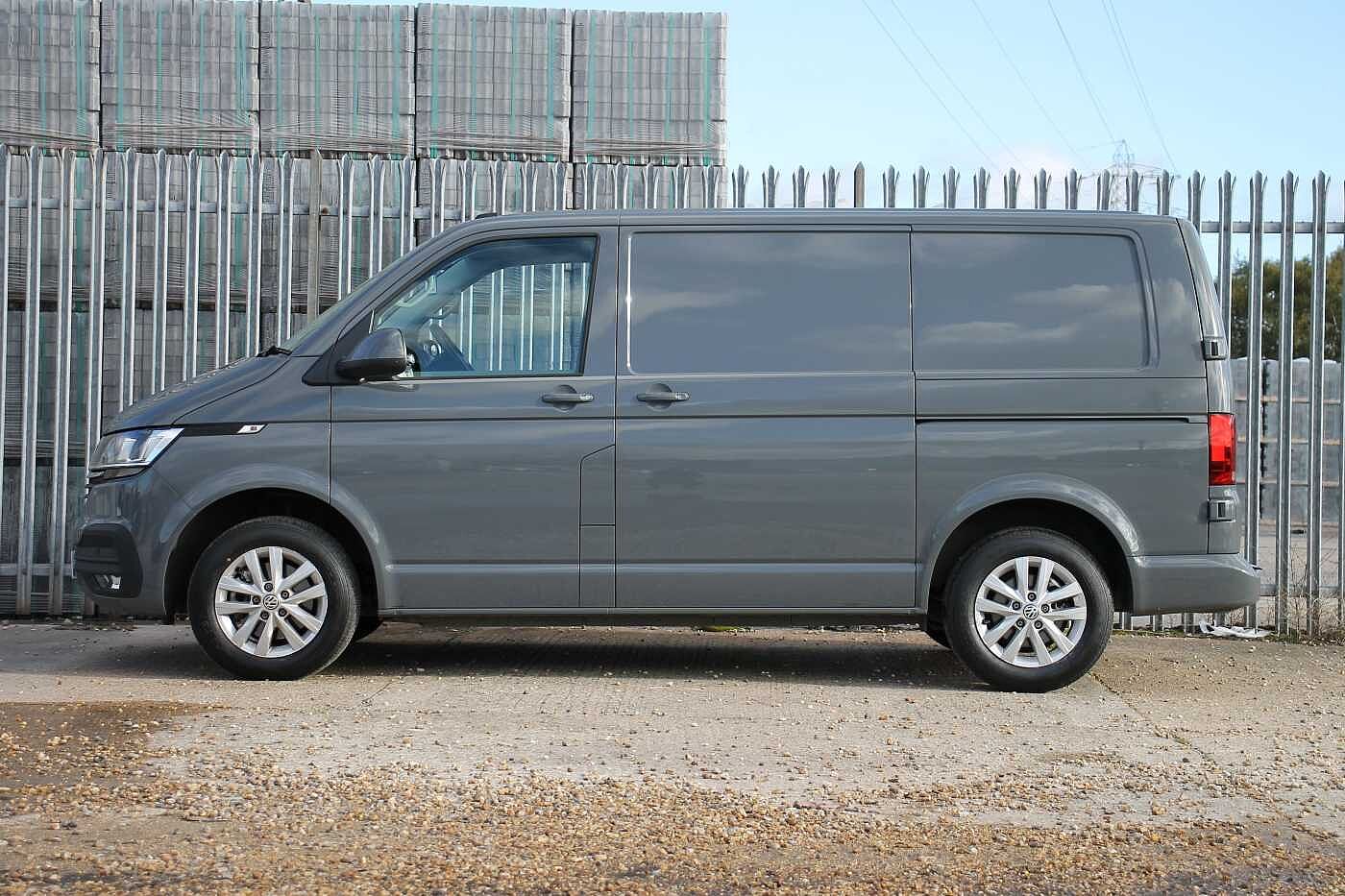 Volkswagen Transporter T28 Panel van Highline SWB 150 PS 2.0 TDI 6sp Manual