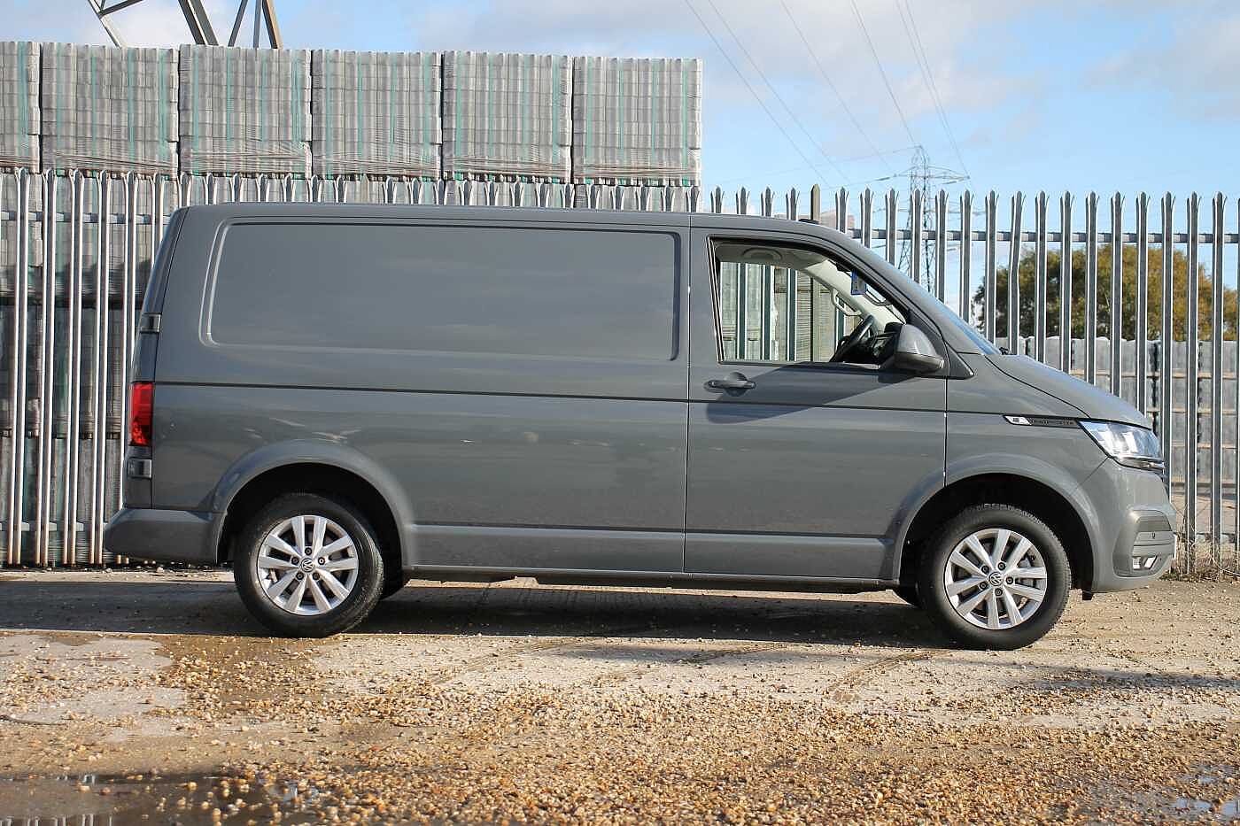 Volkswagen Transporter T28 Panel van Highline SWB 150 PS 2.0 TDI 6sp Manual
