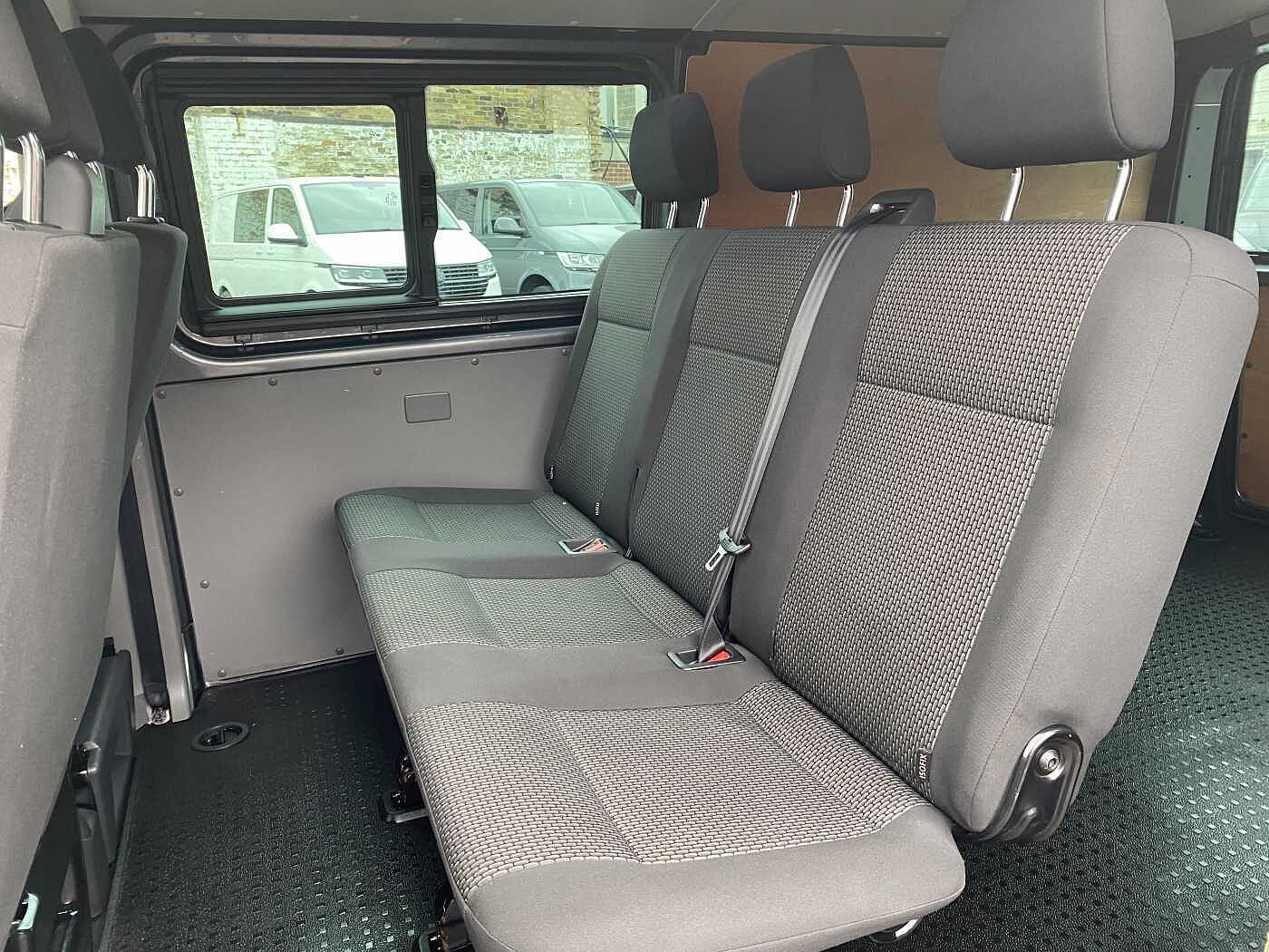 Volkswagen Transporter 2.0TDI 150ps T32 Kombi Highline BMT LWB PV D