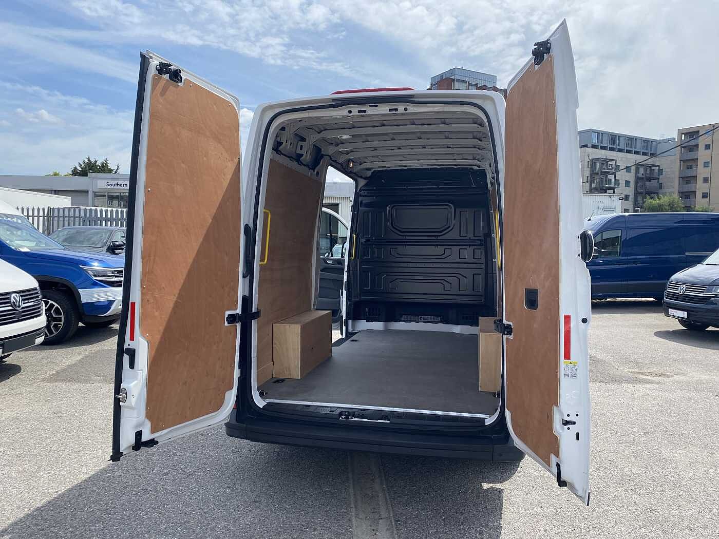 Volkswagen Crafter 2.0TDI (140PS)(Eu6dT-E) CR35 MWB Trendline