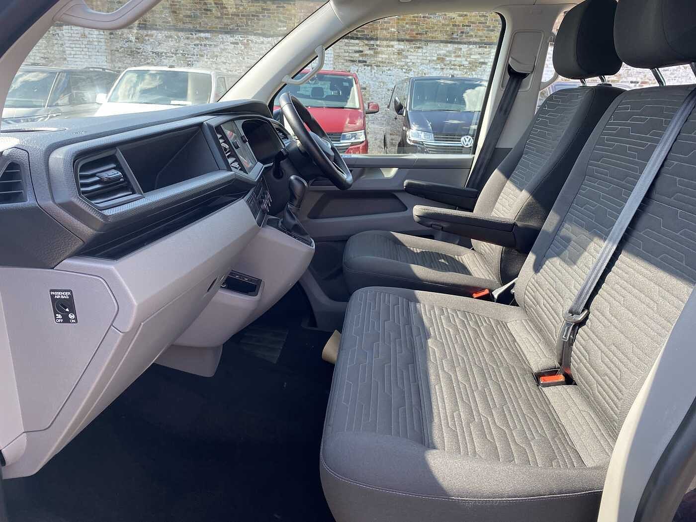 Volkswagen Transporter Shuttle T32 SE LWB 2.0TDI 150PS DSG