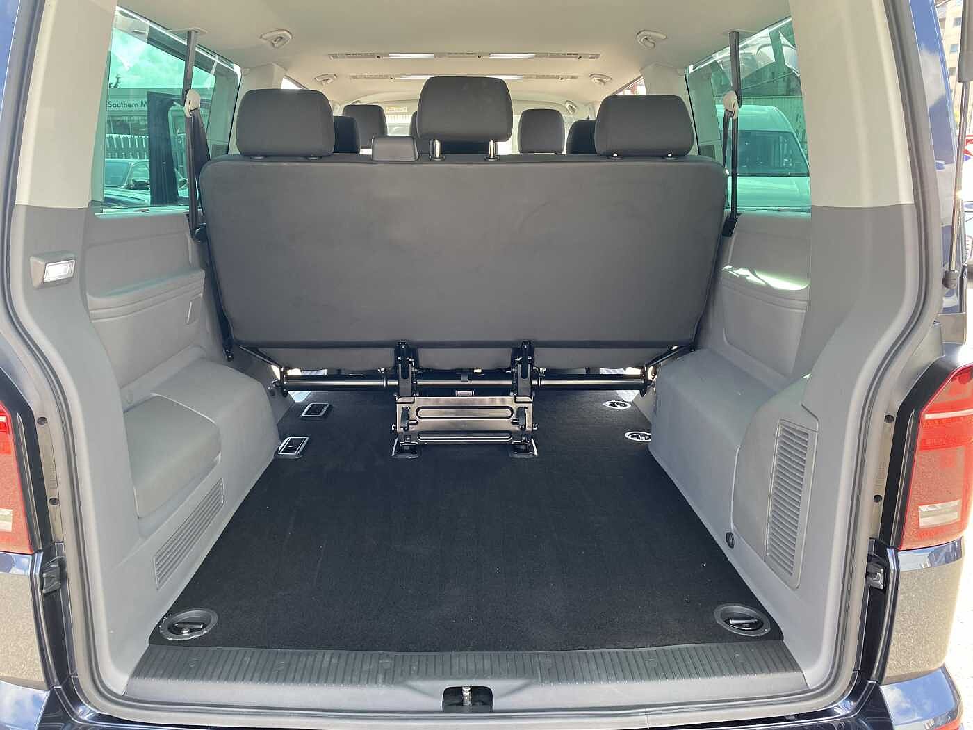 Volkswagen Transporter Shuttle T32 SE LWB 2.0TDI 150PS DSG
