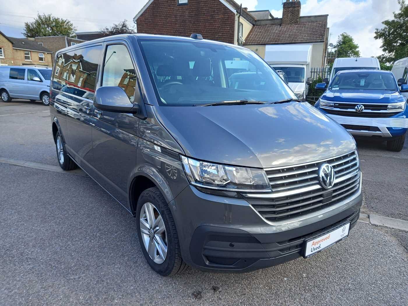 Volkswagen Transporter Shuttle T32 SE LWB 2.0TDI 150PS DSG
