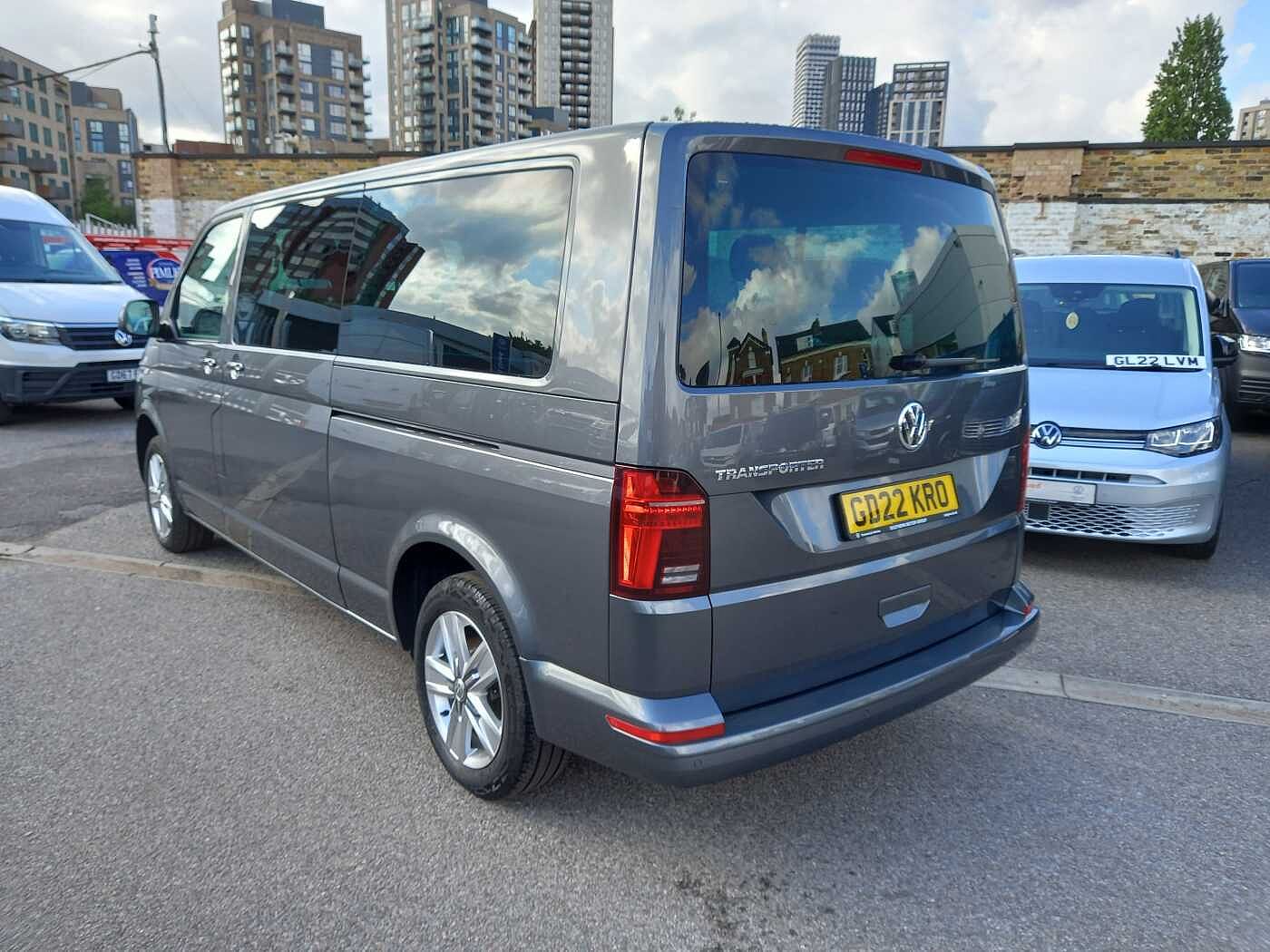 Volkswagen Transporter Shuttle T32 SE LWB 2.0TDI 150PS DSG