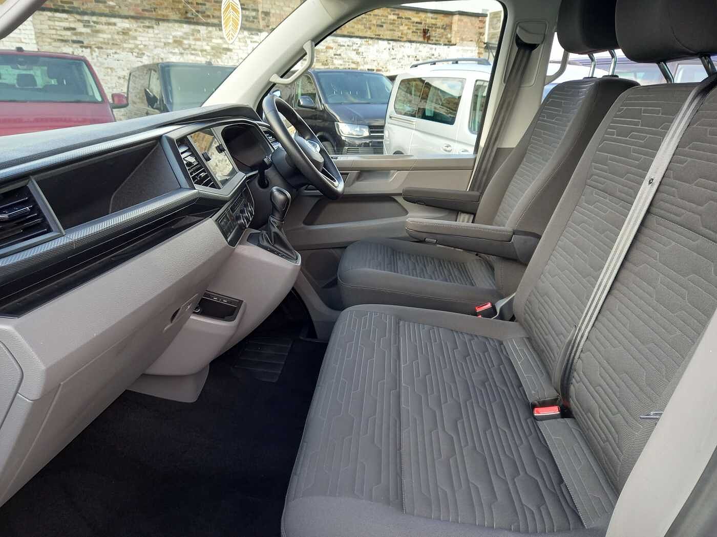 Volkswagen Transporter Shuttle T32 SE LWB 2.0TDI 150PS DSG