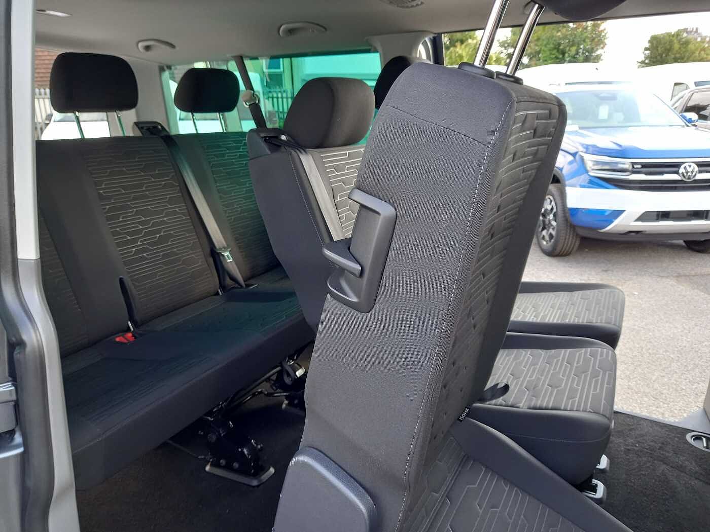 Volkswagen Transporter Shuttle T32 SE LWB 2.0TDI 150PS DSG