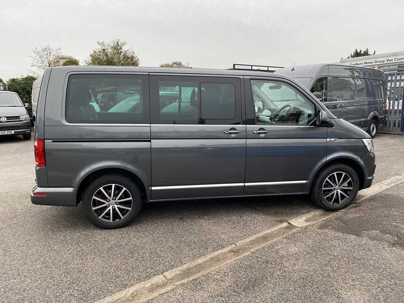 Volkswagen Caravelle Exec 2.0BiTDI 199 Eu6 SWB 4MOTION 7sDSG