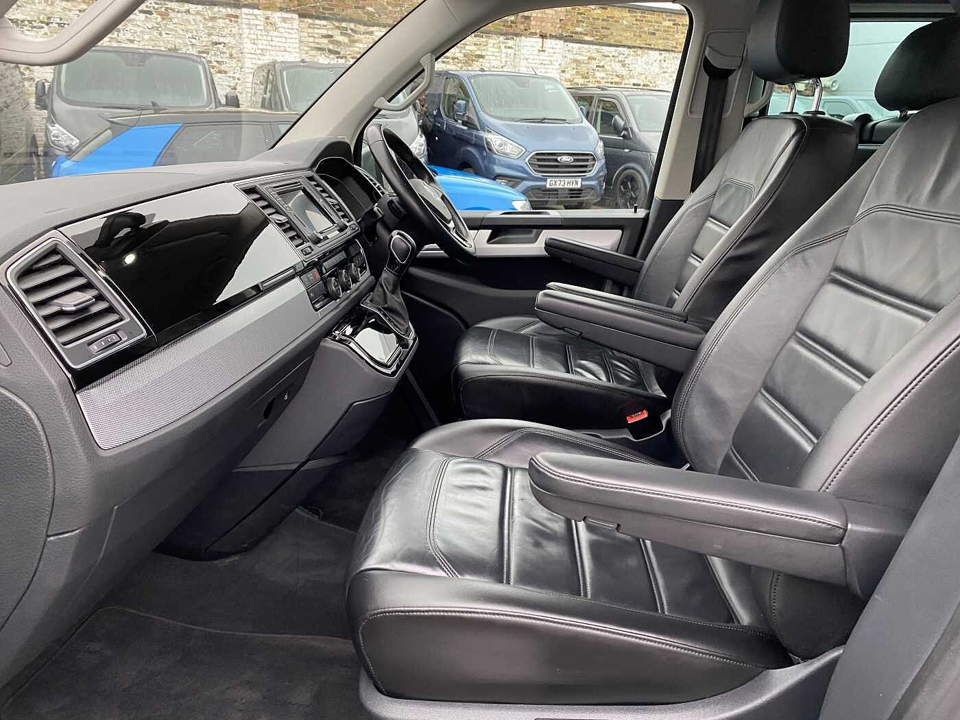 Volkswagen Caravelle Exec 2.0BiTDI 199 Eu6 SWB 4MOTION 7sDSG