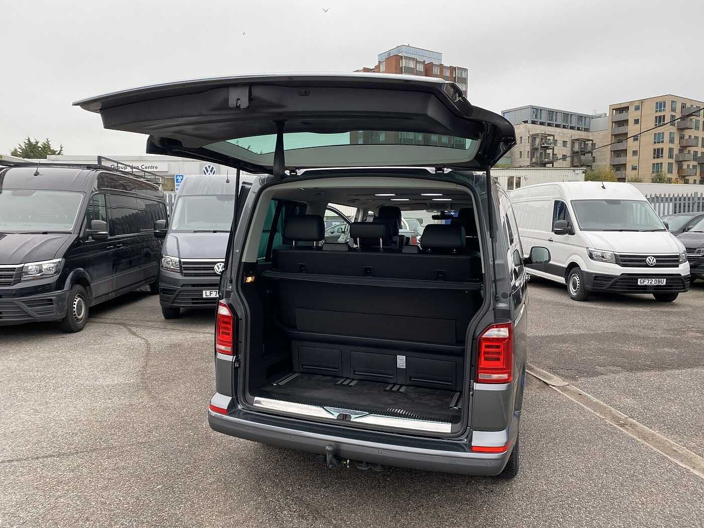 Volkswagen Caravelle Exec 2.0BiTDI 199 Eu6 SWB 4MOTION 7sDSG