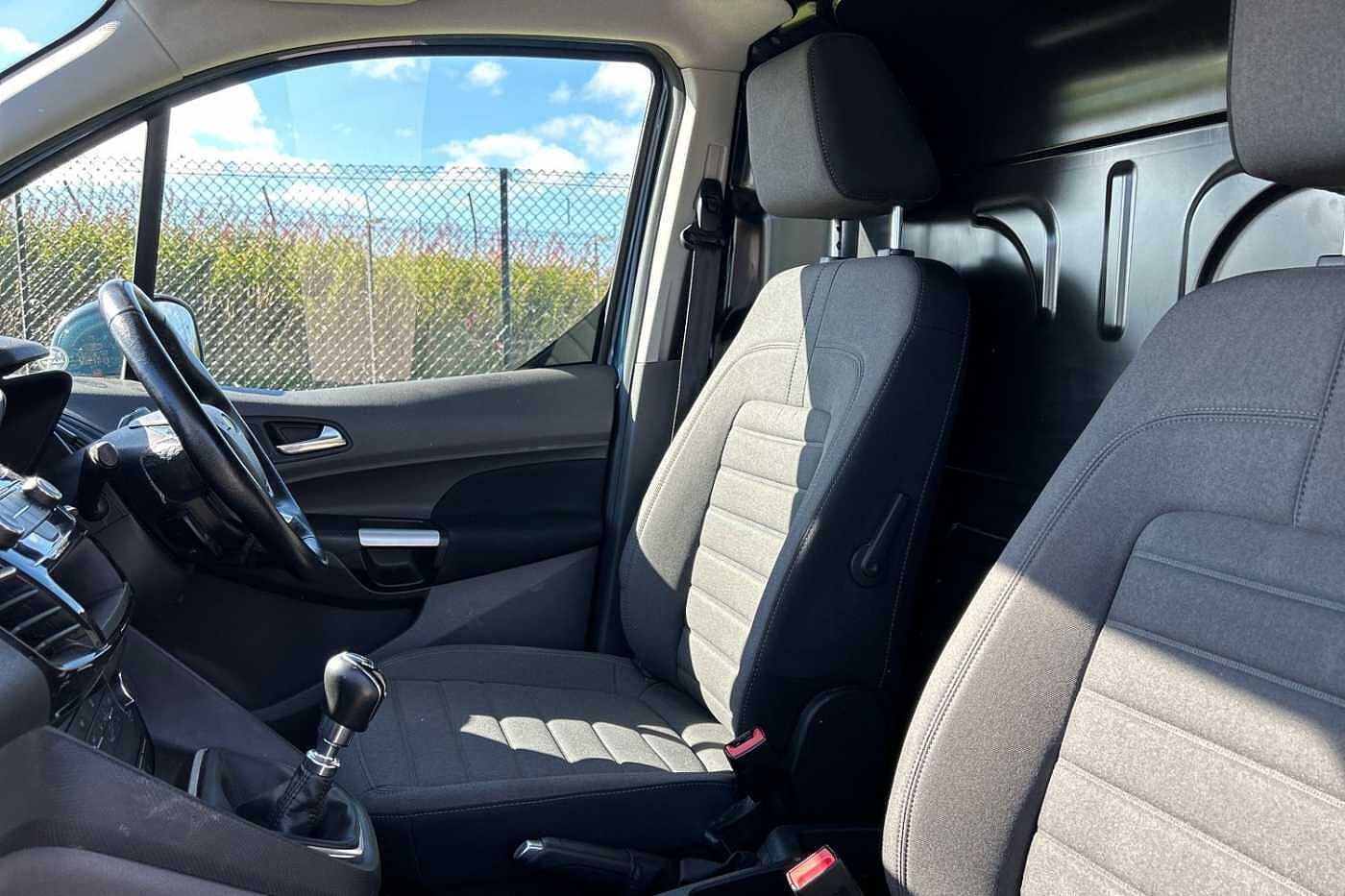 Ford Transit Connect 1.5 EcoBlue 120PSL1 200 LTD PVan