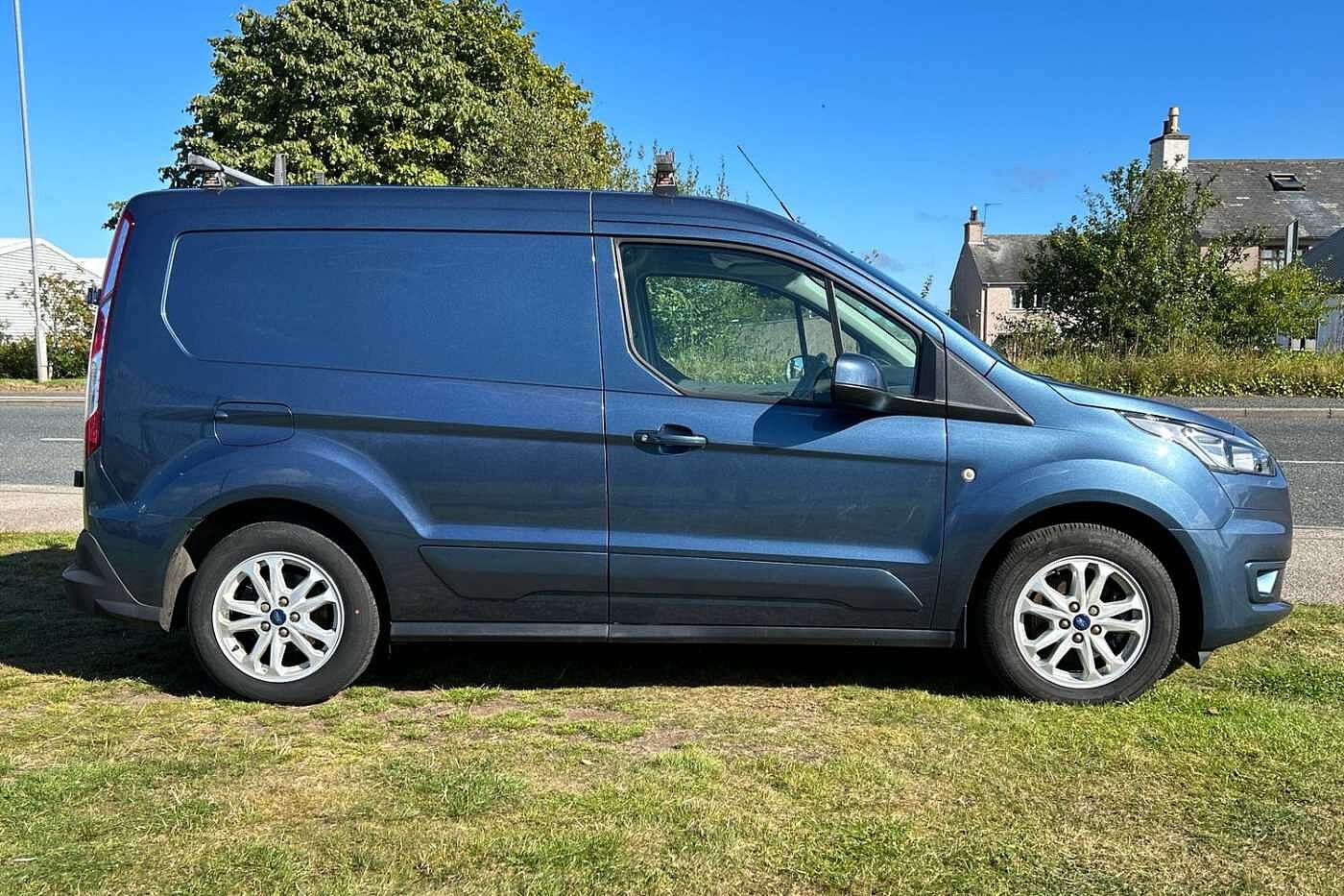 Ford Transit Connect 1.5 EcoBlue 120PSL1 200 LTD PVan