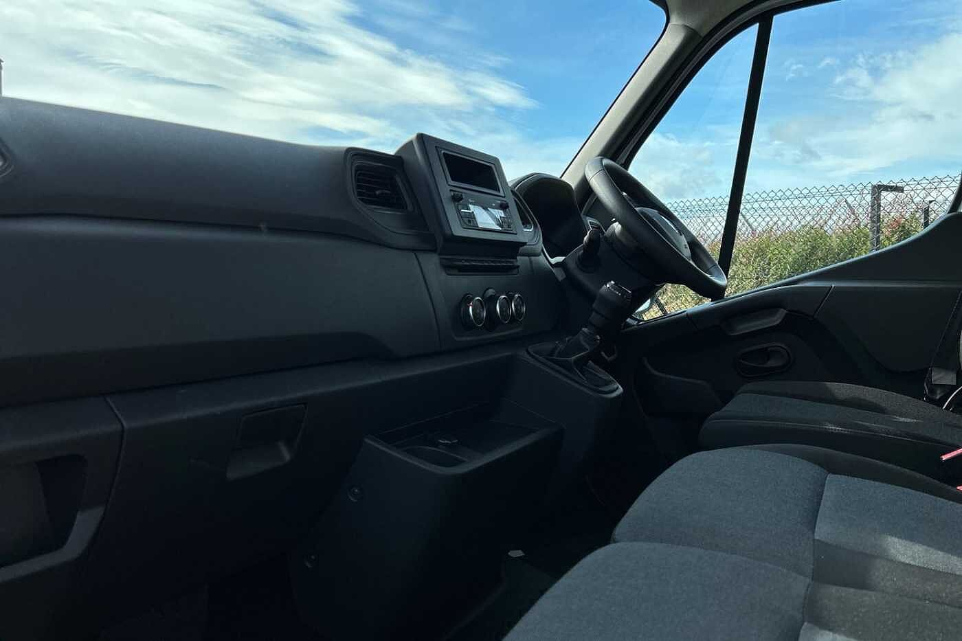 Renault Master M/Roof P/Van 2.3dCi MM35 135 (Eu6d) Business +