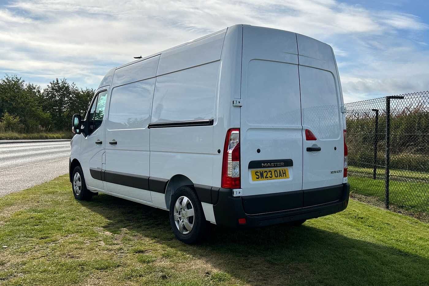Renault Master M/Roof P/Van 2.3dCi MM35 135 (Eu6d) Business +